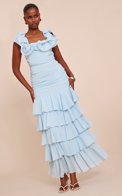 Robe longue en mousseline de soie bleu clair froncée à volants