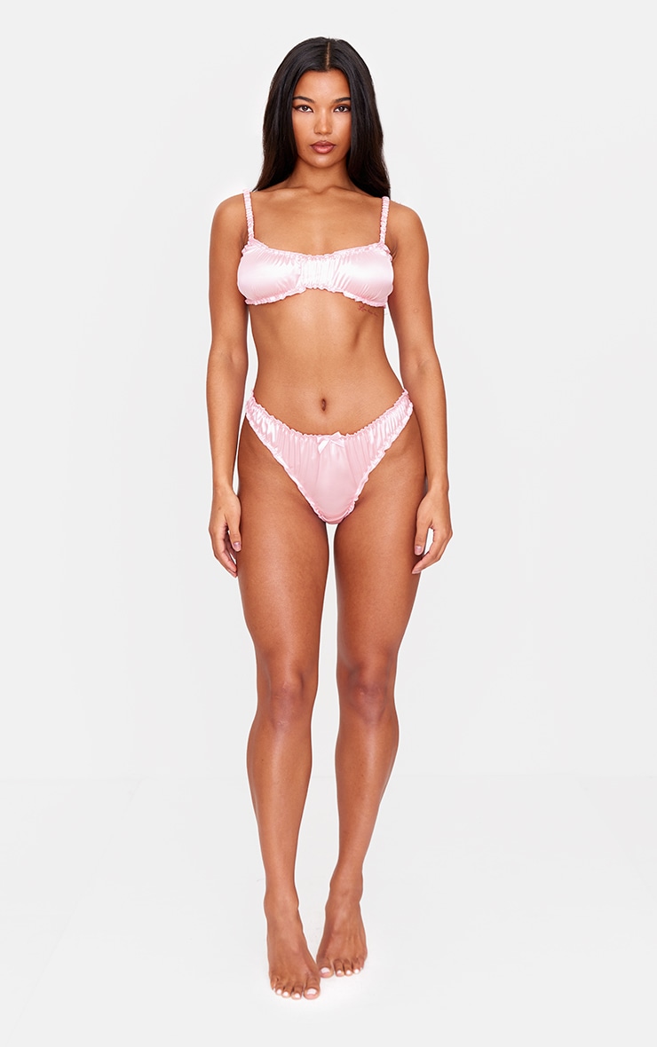 Ensemble de lingerie satiné rose volanté à fronces image 3