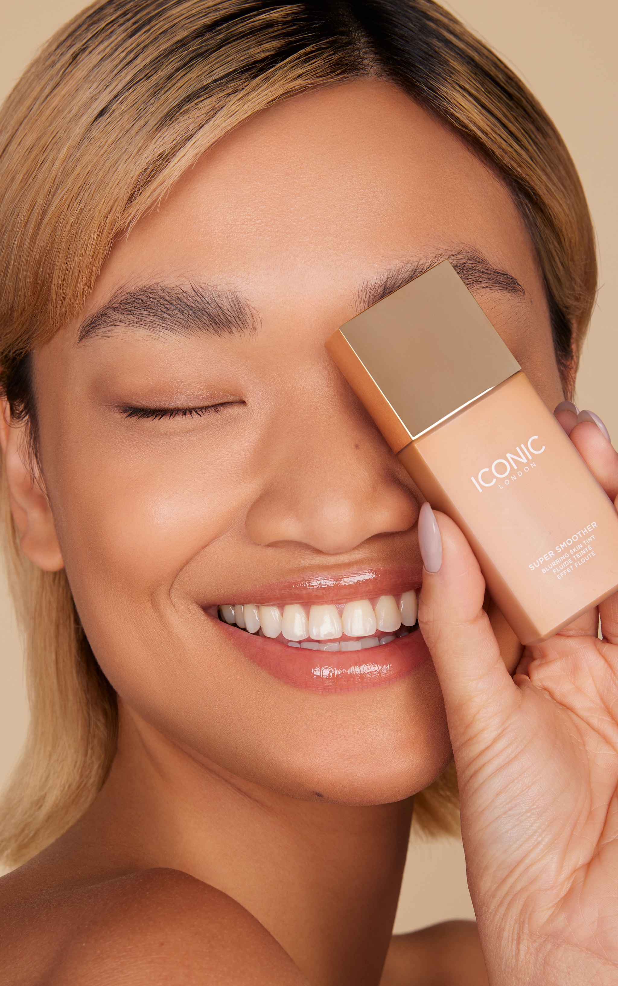 Iconic London Super Smoother Blurring Skin Tint Neutral Rich image 7