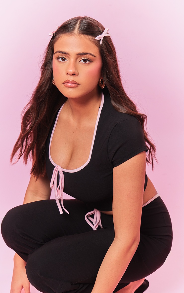 Black Stretch Cap Sleeve Contrast Binding Crop Top PrettyLittleThing