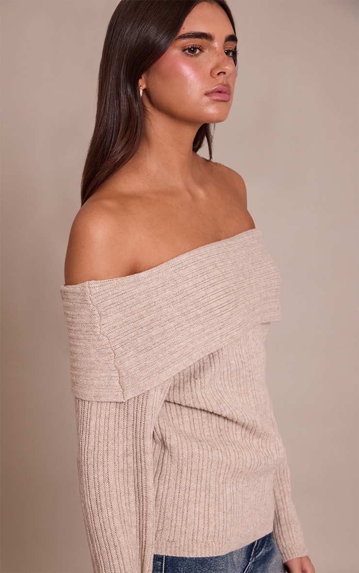 Top en maille tricot avoine à épaules dénudées et manches longues image 4