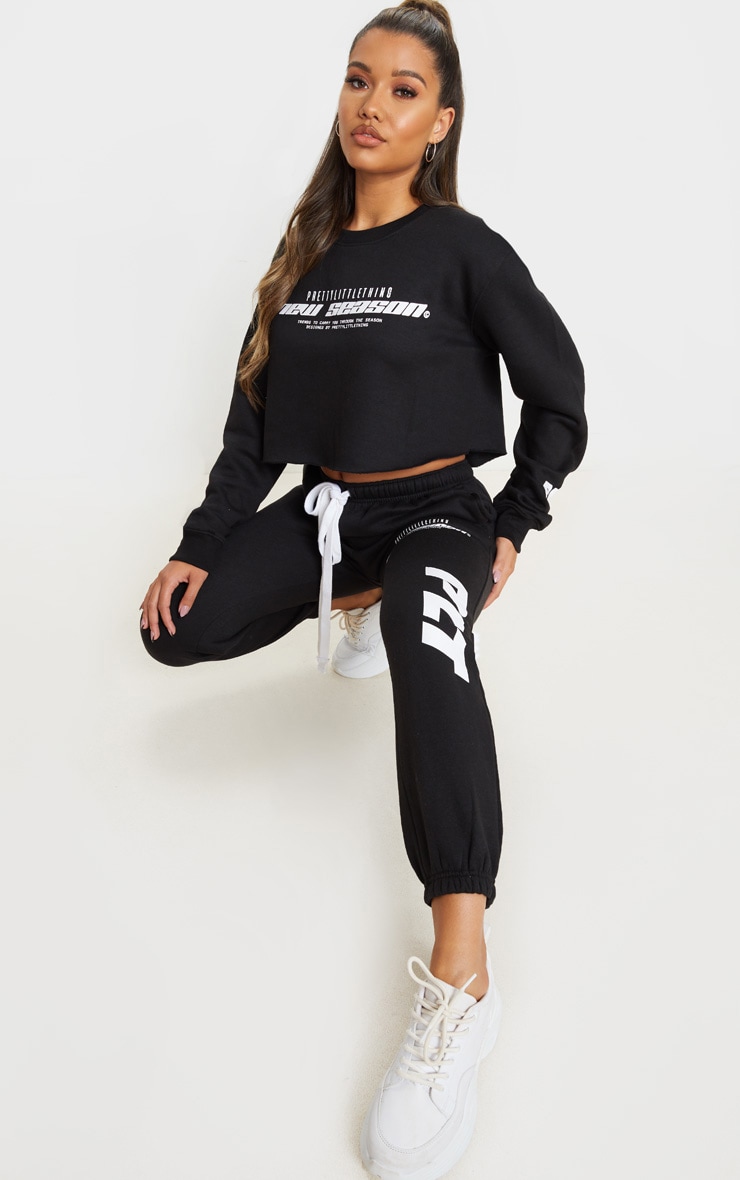 PRETTYLITTLETHING Black New Season Slogan Cropped Sweatshirt image 3