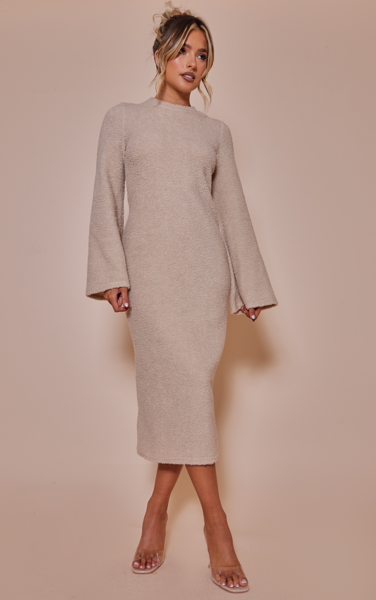 Robe mi-longue en imitation mouton gris pierre à dos nu lacé image 2