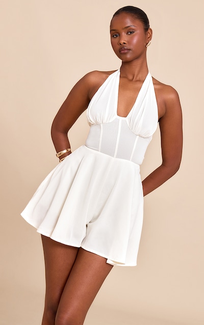 Combishort jupe-short en mousseline de soie crème à dos nu et détail corset