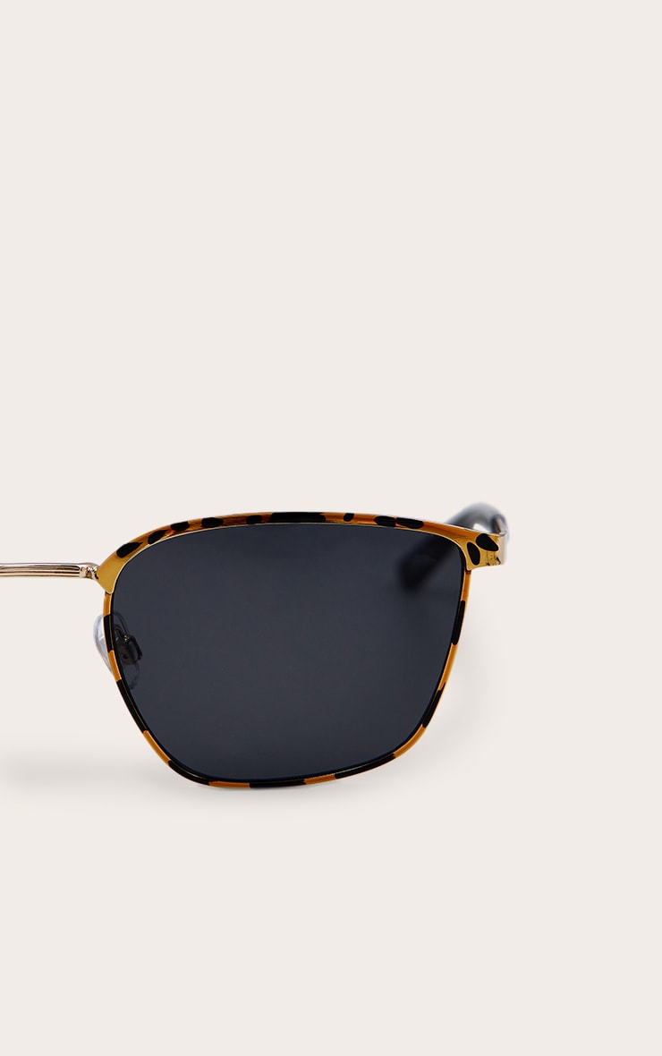 Lunettes de soleil carrées en écailles à barre et monture en métal image 4