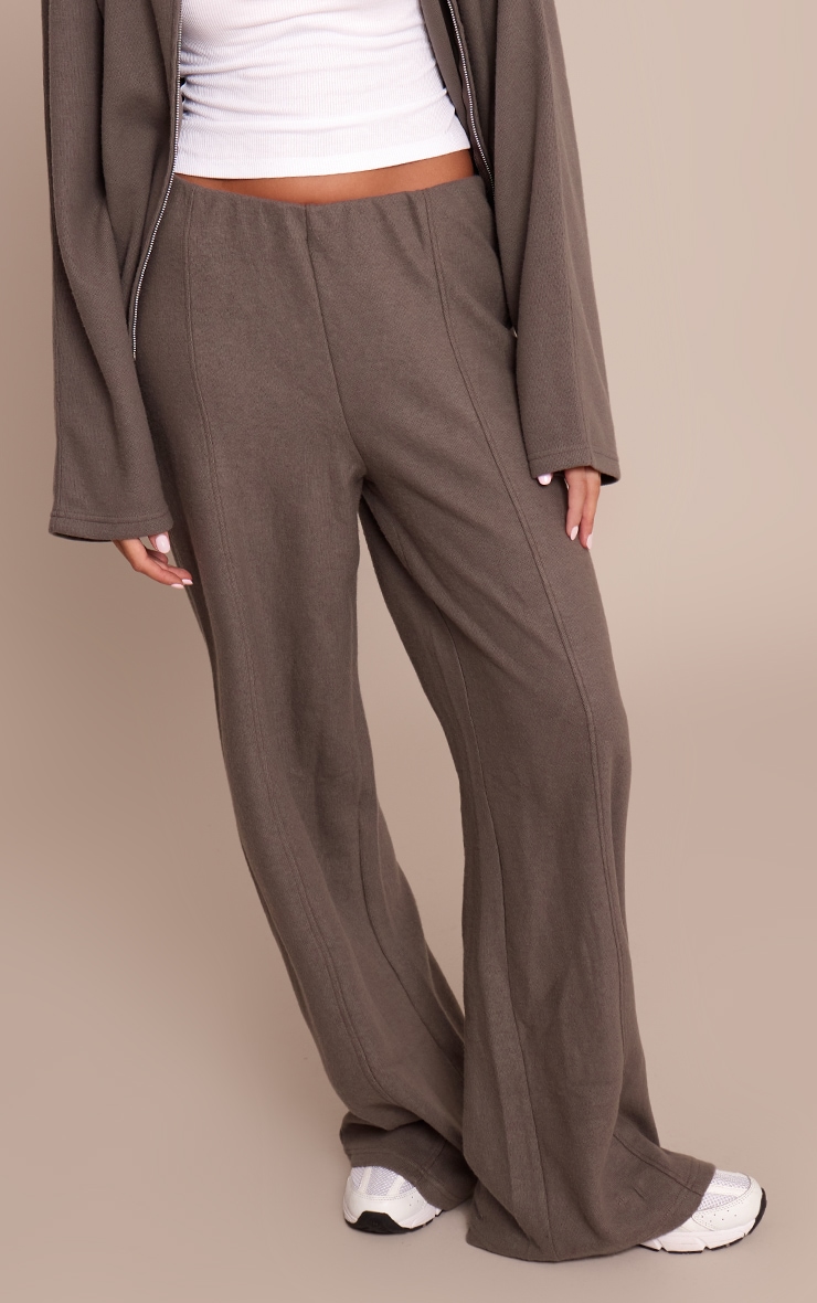 Pantalon large doux gris anthracite à pinces image 2