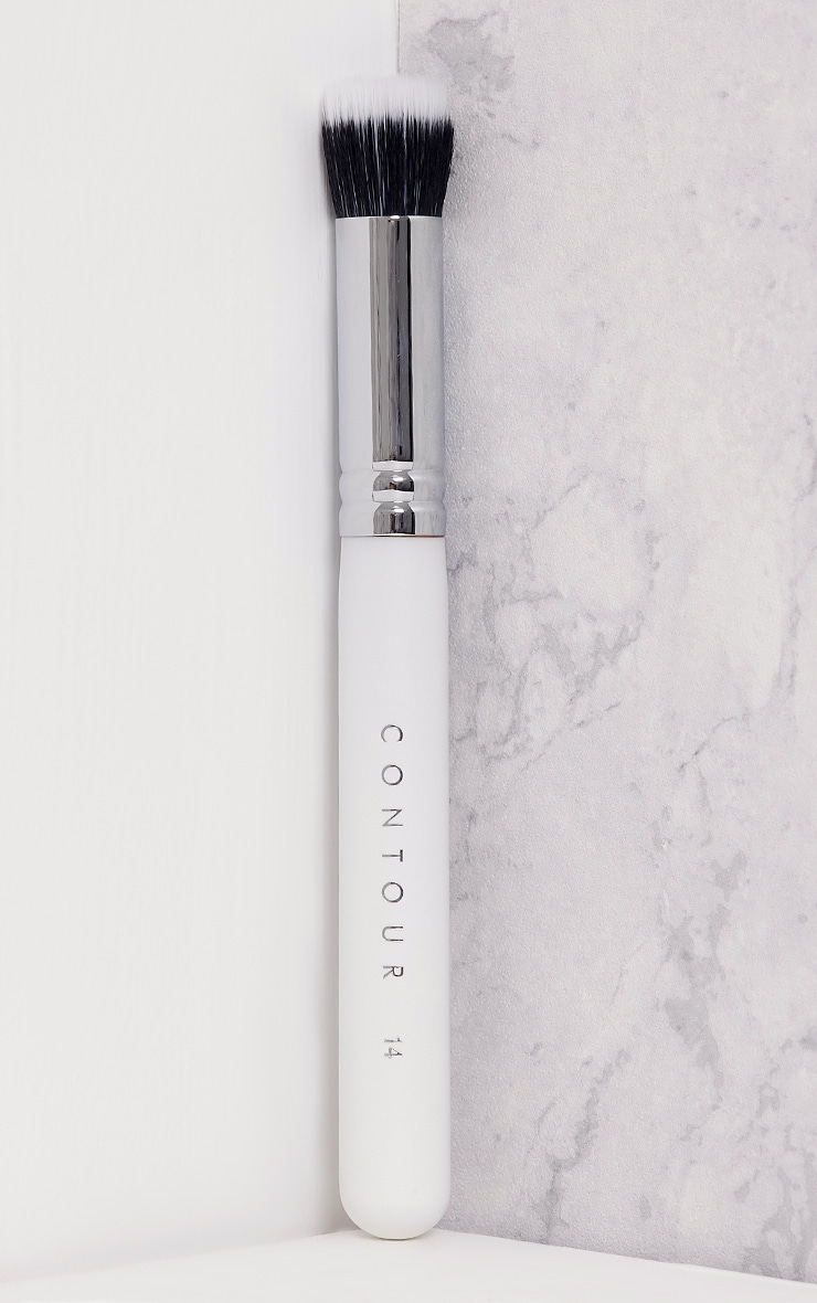 Contour Cosmetics Silver Blending Brush PrettyLittleThing