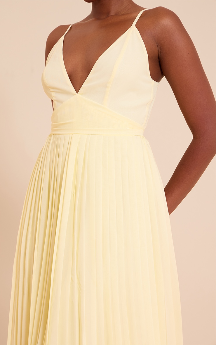 Robe longue en mousseline de soie jaune citron plissée à bretelles fines et détail ceinture image 4