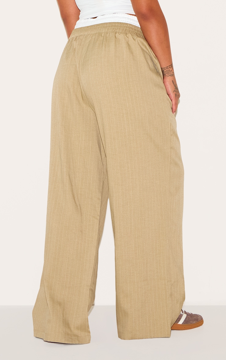 Plus Pantalon droit vert olive à fines rayures et boutons devant image 3