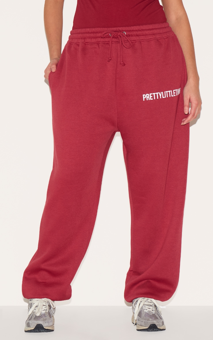 PRETTYLITTLETHING Plus Burgundy High Waisted Cuffed Sweatpants image 2