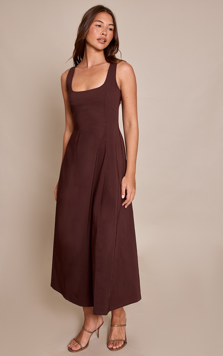 Robe longue chocolat sans manches à col rond image 3