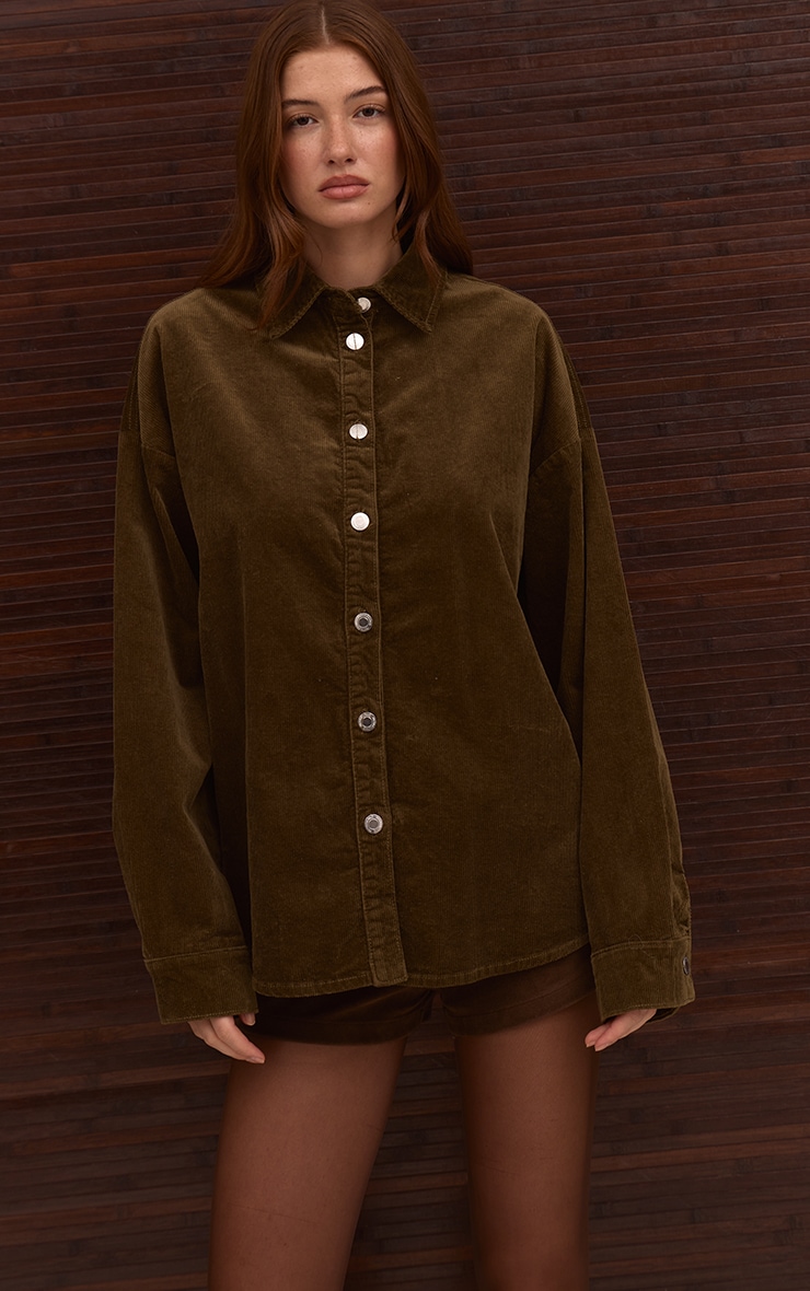 Chemise en velours côtelé style jean vert olive image 4