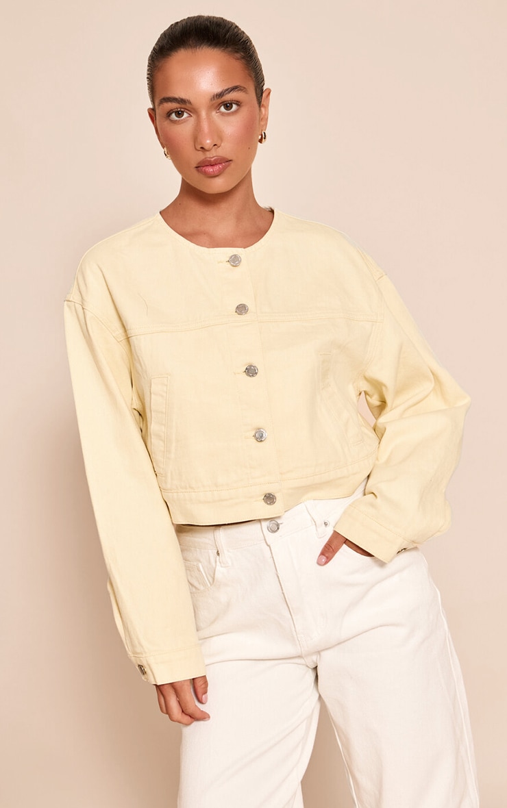 Veste courte en jean crème au beurre sans revers image 1