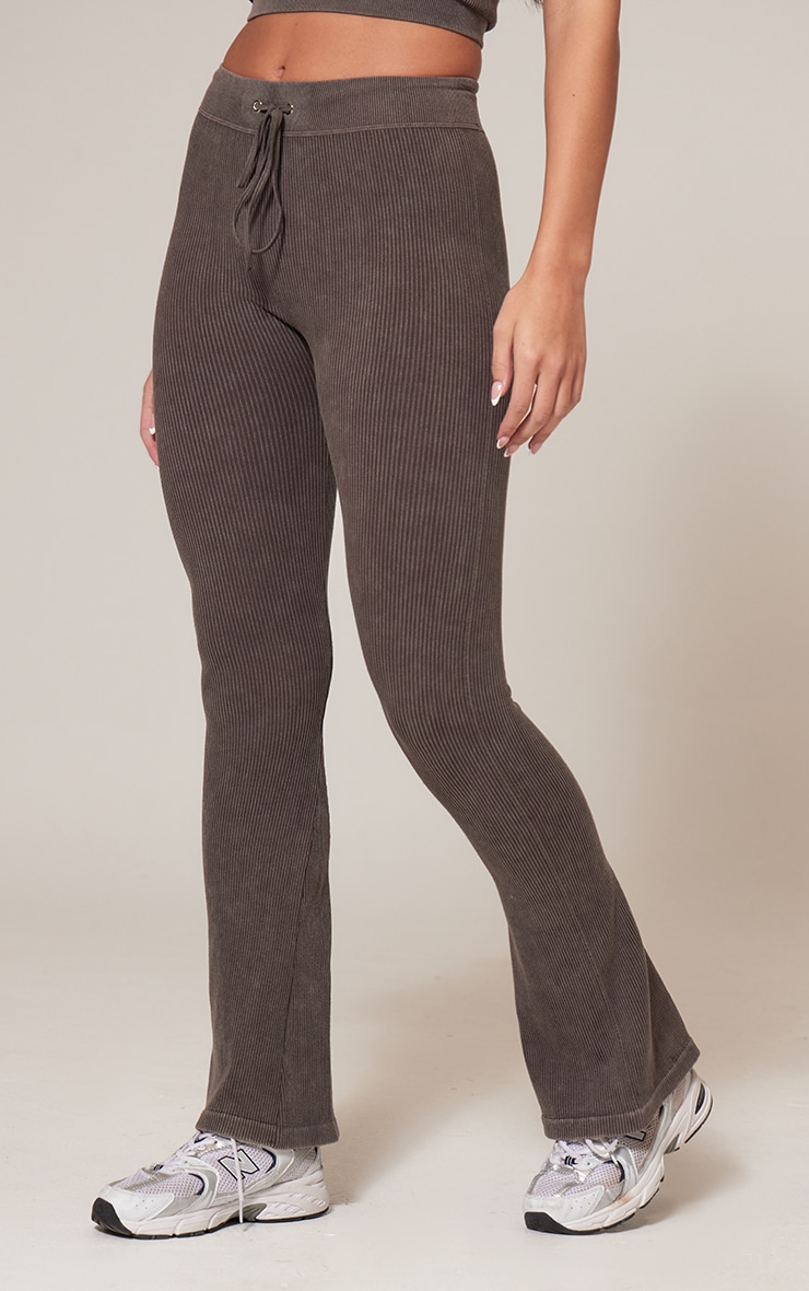 Pantalon skinny flare côtelé et délavé chocolat à taille nouée image 2