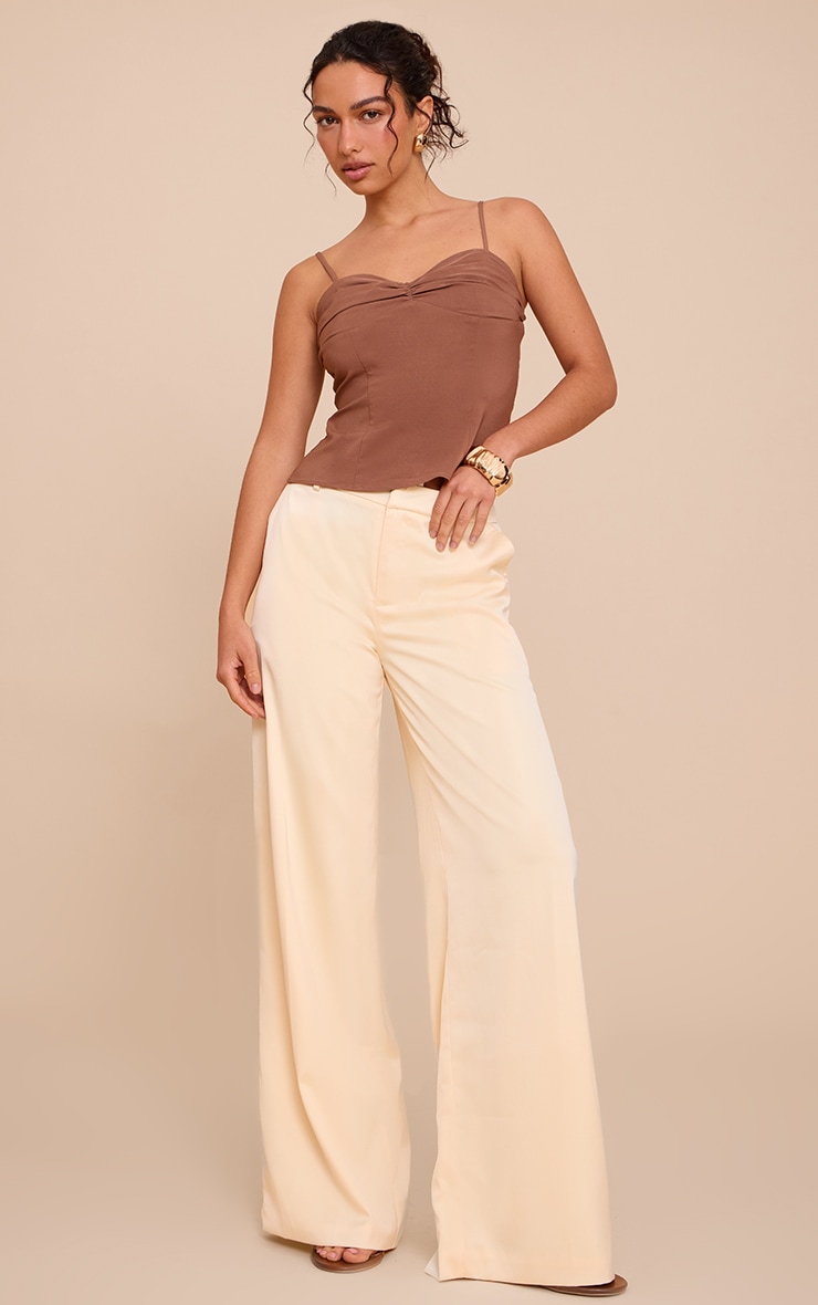 Pantalon de tailleur large satiné crème au beurre image 1