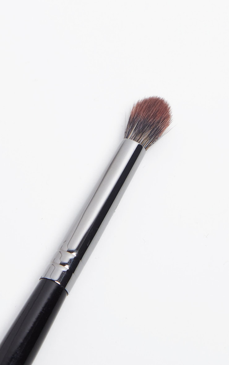 Morphe E17 Crease Blender Brush Beauty PrettyLittleThing
