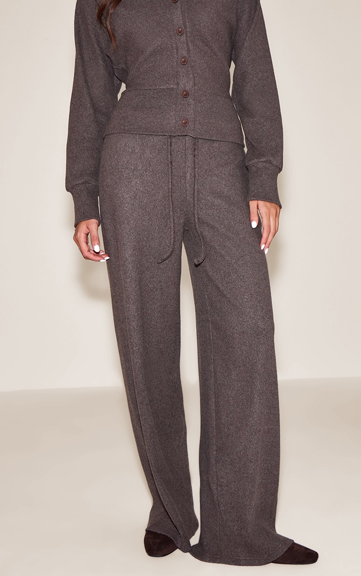 Pantalon large côtelé doux marron foncé à taille basse image 2
