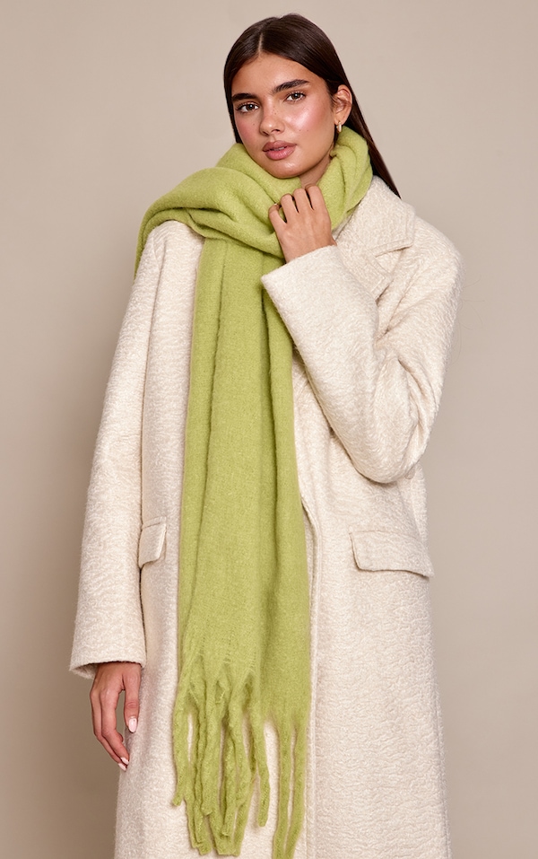 Écharpe en maille tricot élimée vert olive à franges