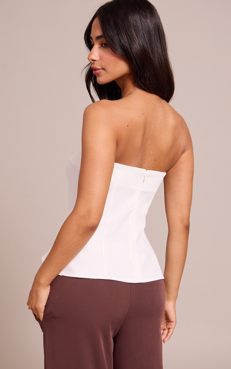 Petite Top bustier blanc à empiècement et détails asymétriques image 2