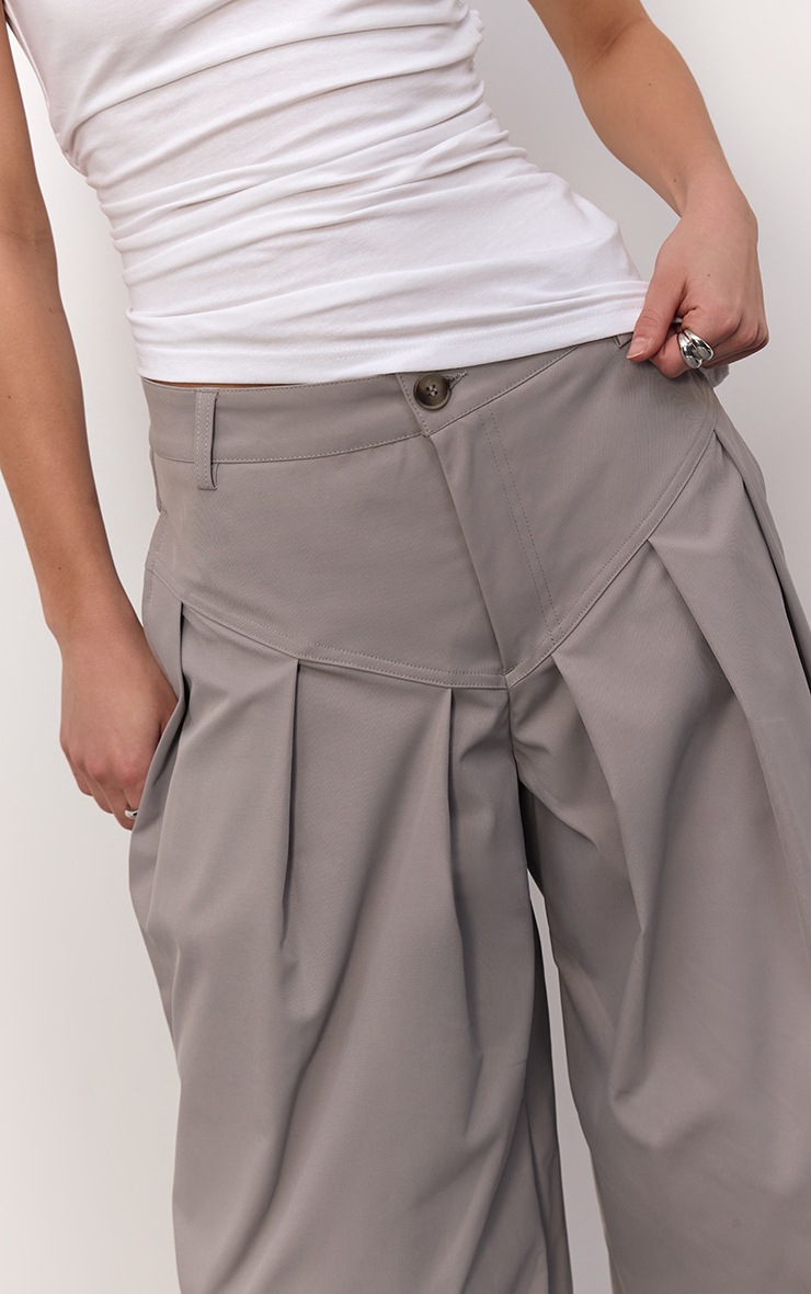 Grey Woven Pleated Balloon Trousers image 5