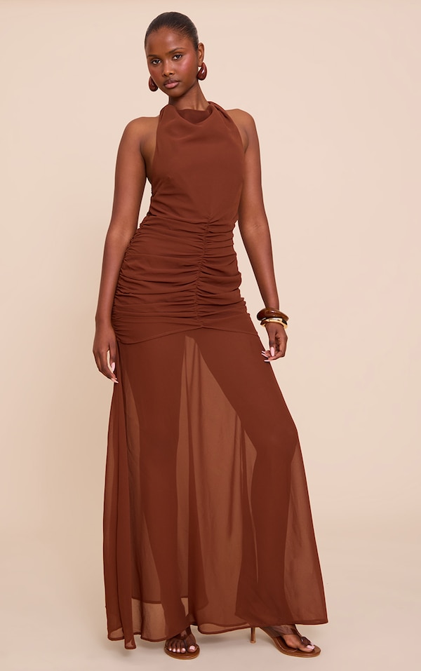 Robe longue en mousseline de soie chocolat très froncée