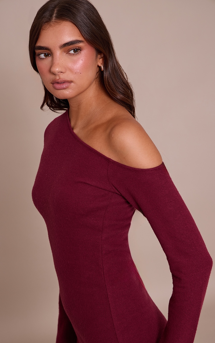 Robe moulante asymétrique très douce prune à manches longues image 4