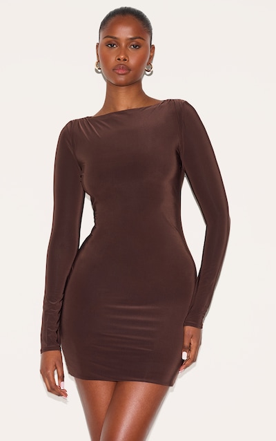 Mini robe moulante chocolat à manches longues