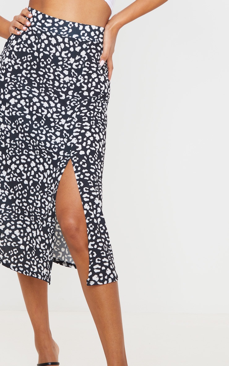 Pretty Little Thing Negro Estampado de Leopardo Floaty Falda Midi