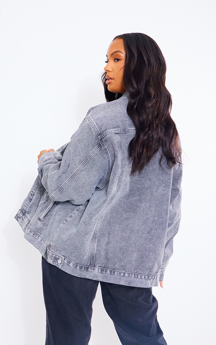 Plus Washed Grey Oversized Boyfriend Denim Jacket image 2