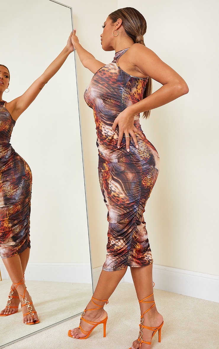 Shape - Robe slinky mi-longue sans manches froncée à imprimé animal multicolore