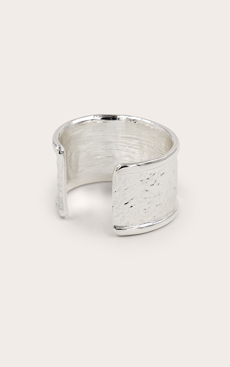 Bracelet manchette texturé argenté à pierre transparente image 3