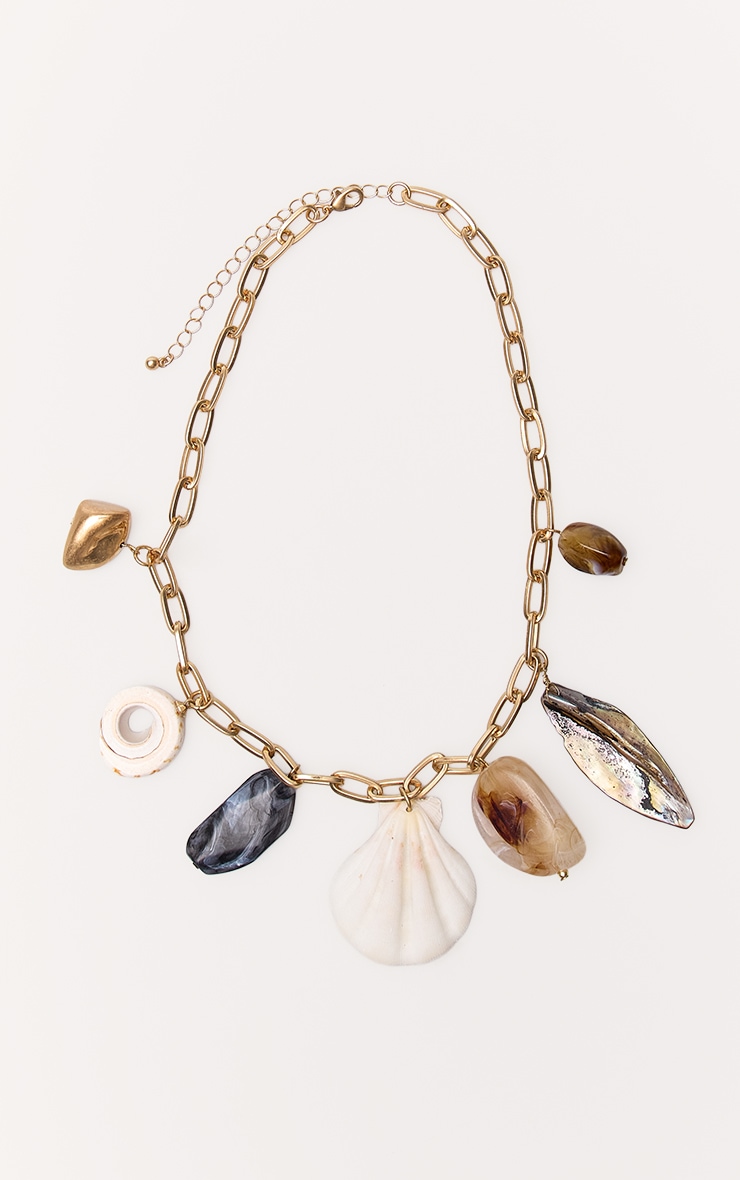 Collier doré à pendentifs en résine et coquillages image 2
