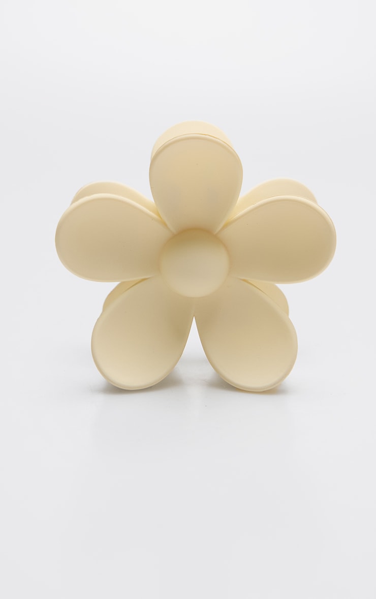 Cream Flower Claw Clip image 3