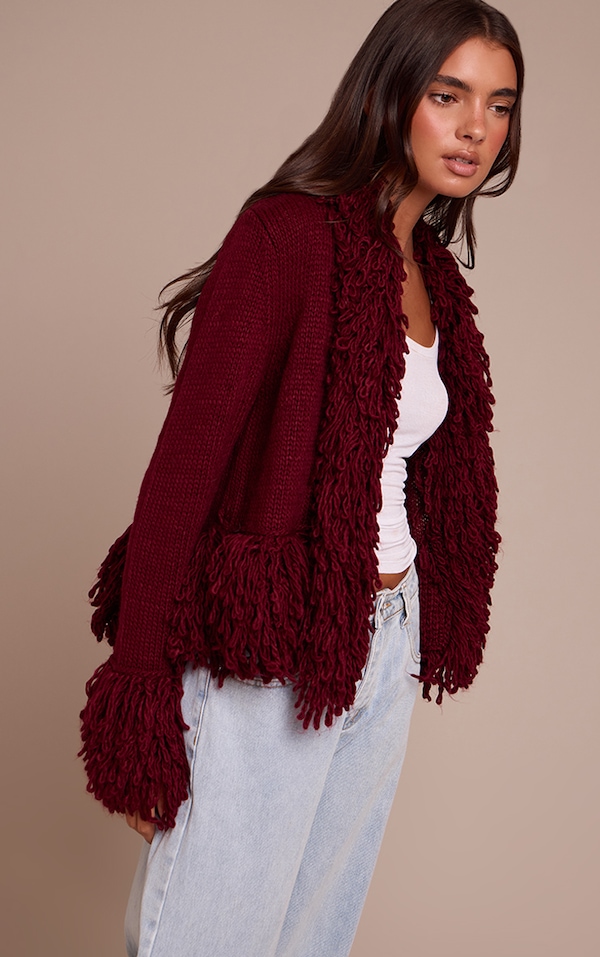 Cardigan en maille tricot bordeaux à bordures bouclées