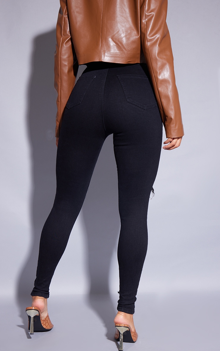 PRETTYLITTLETHING Jean skinny noir à 5 poches déchiré sur les genoux image 3