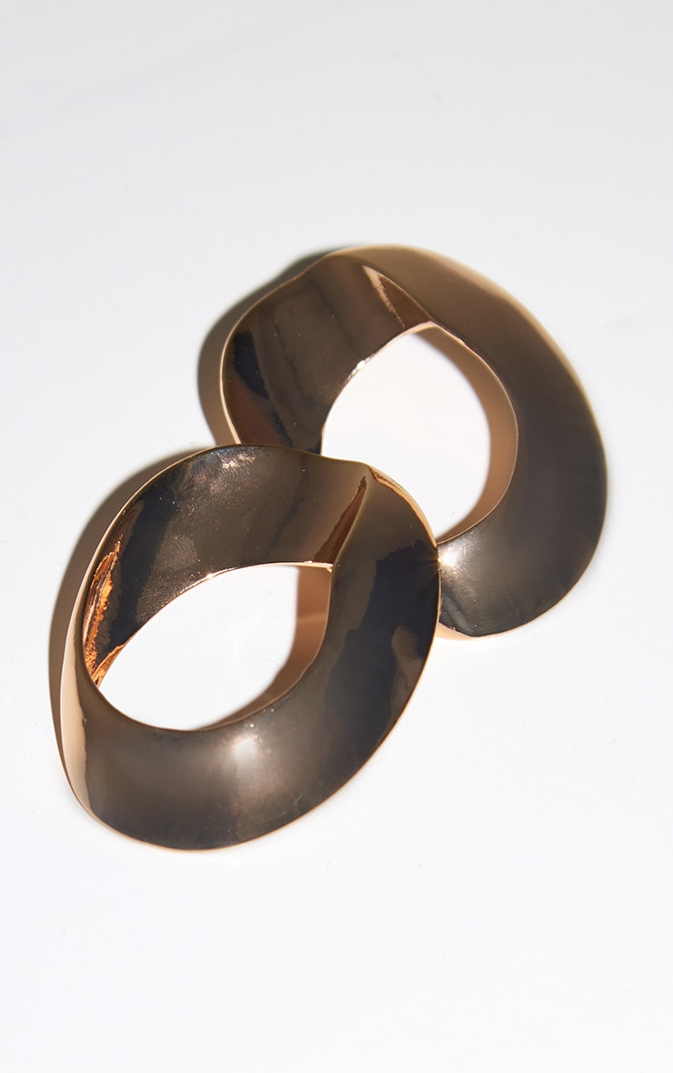 Sculptural open hoop earring with abstract petal form - Lasta main image 0