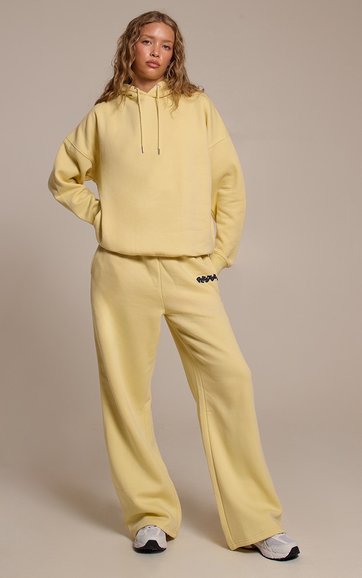 Hoodie oversize jaune imprimé boule PLT Studio image 3