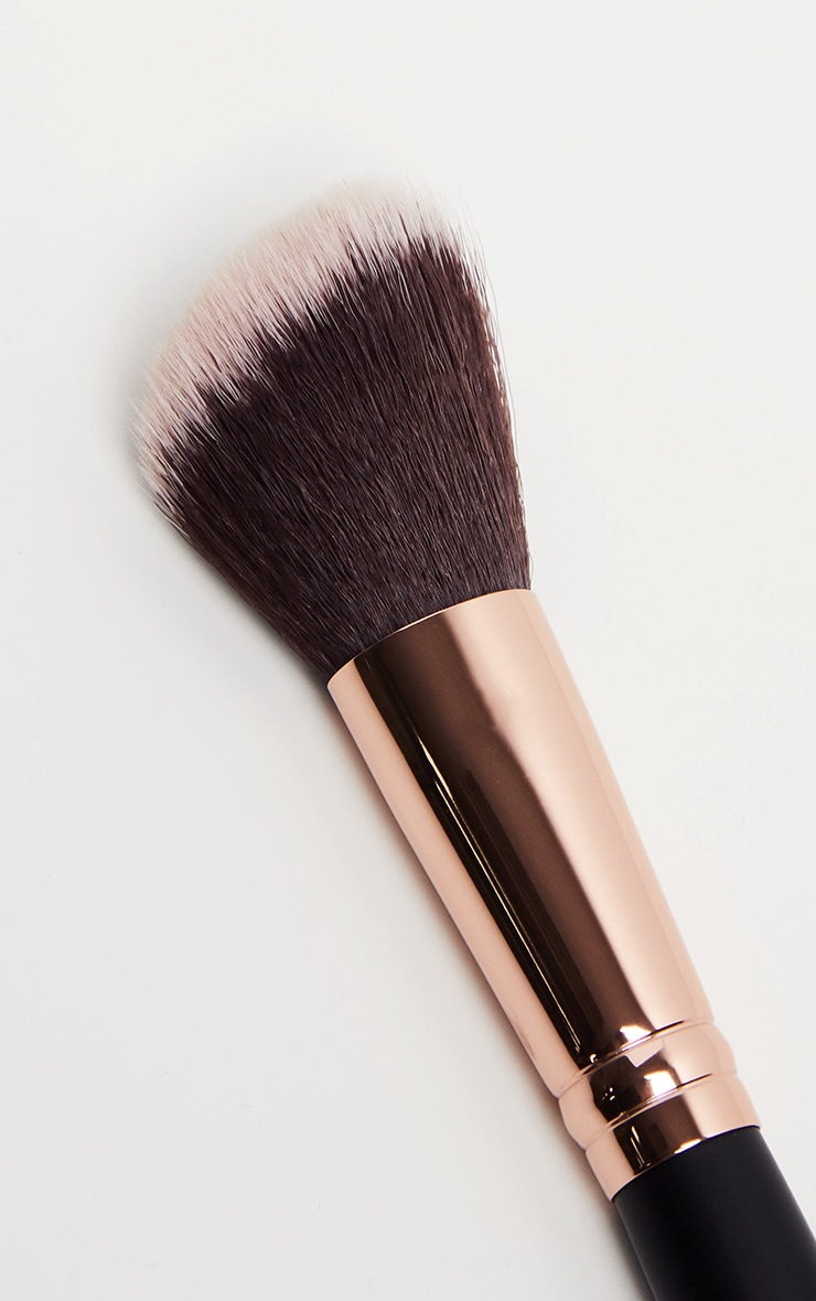Morphe R4 Pro Angle Blush Brush Beauty PrettyLittleThing