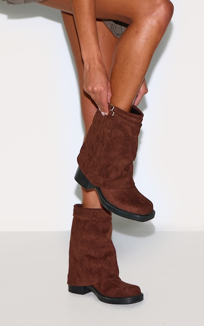 Bottines rondes repliées en suédine chocolat à boucles sur les brides