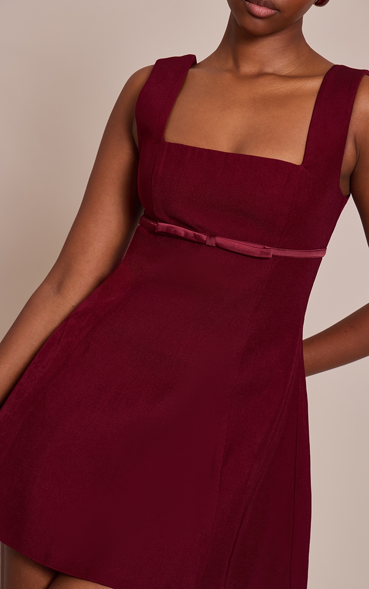 Robe droite tissée deluxe bordeaux à détail ceinture image 4