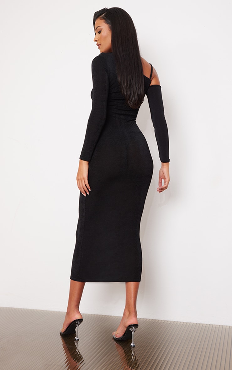 Robe moulante texturée noire découpée au col détaillé