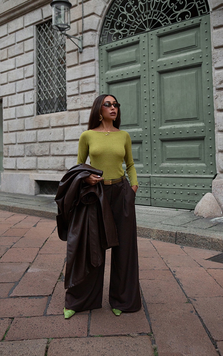 Pantalon large tissé chocolat à double plissures image 3