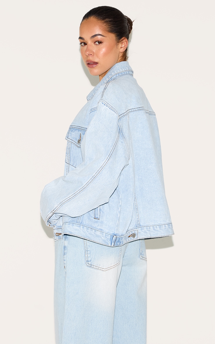 Light Blue Wash Oversized Classic Denim Jacket image 2