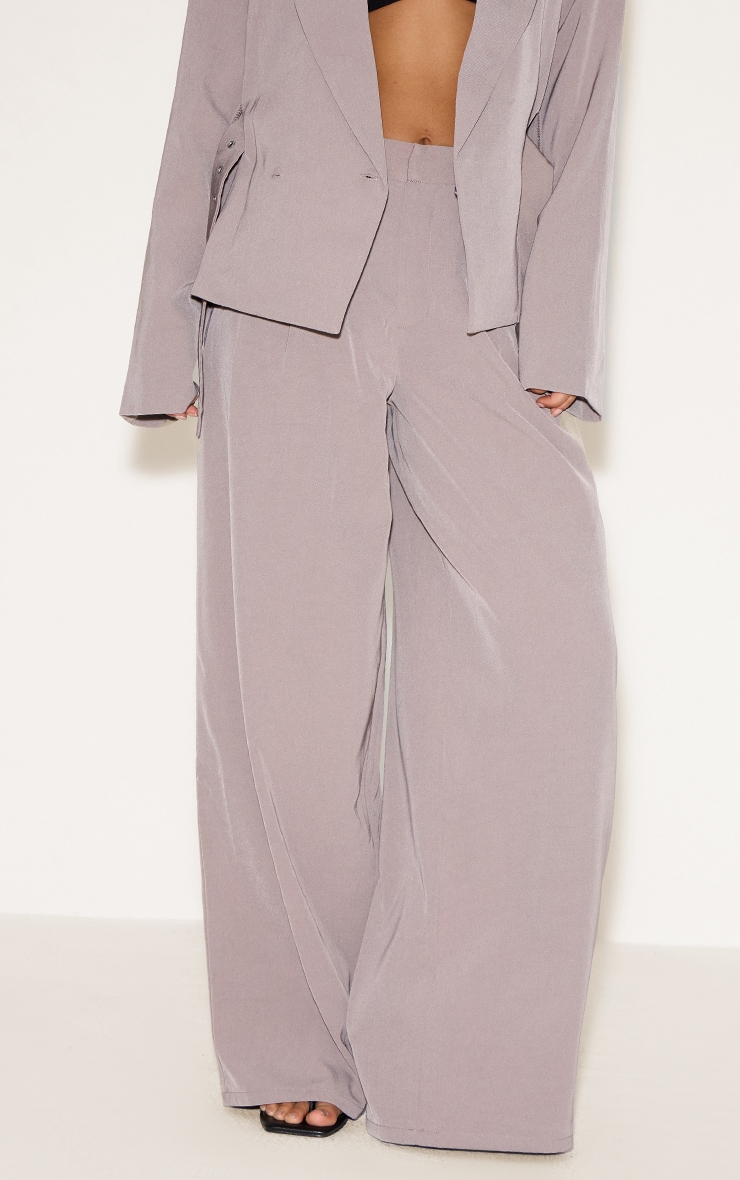 Pantalon de tailleur large tissé gris à plissures image 2