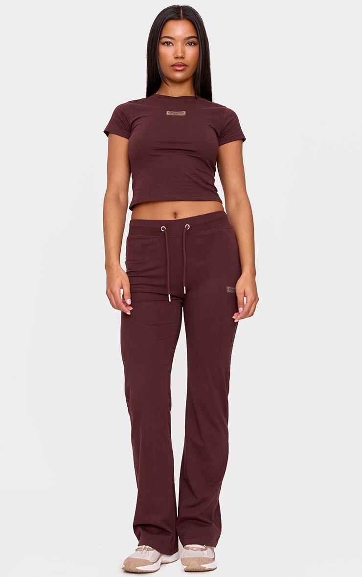 PRETTYLITTLETHING Chocolate Brown Badge Longline Fitted T Shirt image 3