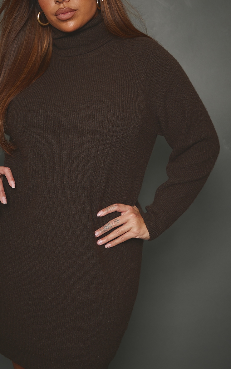 Plus Robe pull en maille tricot douce chocolat à col montant image 4