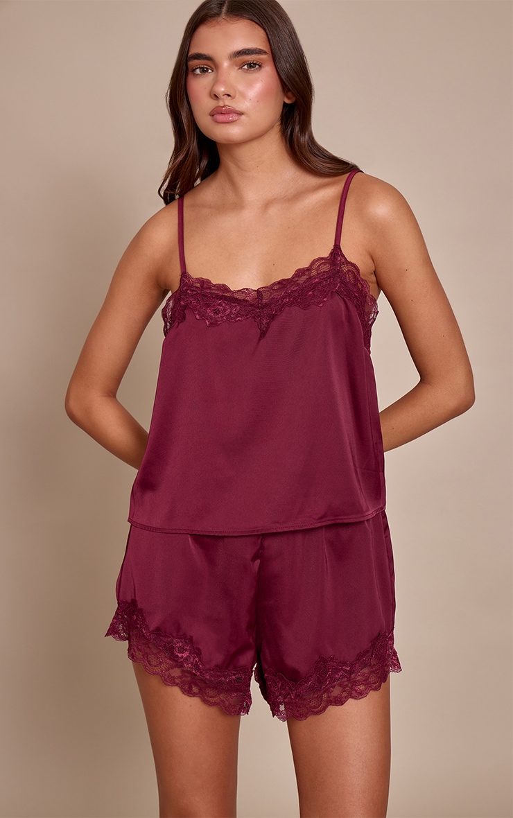 Pochette cadeau vêtements de nuit satinés bordeaux image 4