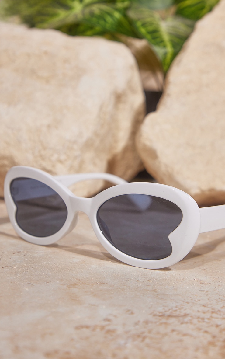 White Love Heart Lens Retro Sunglasses image 3