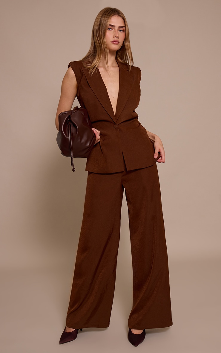 Gilet de tailleur tissé chocolat à épaulettes et taille froncée image 3