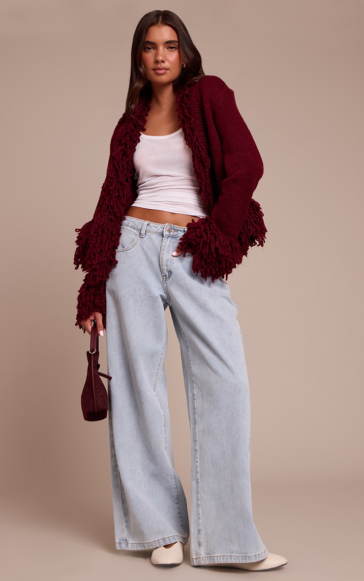 Cardigan en maille tricot bordeaux à bordures bouclées image 3